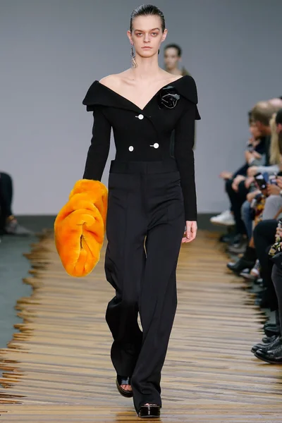Look 5